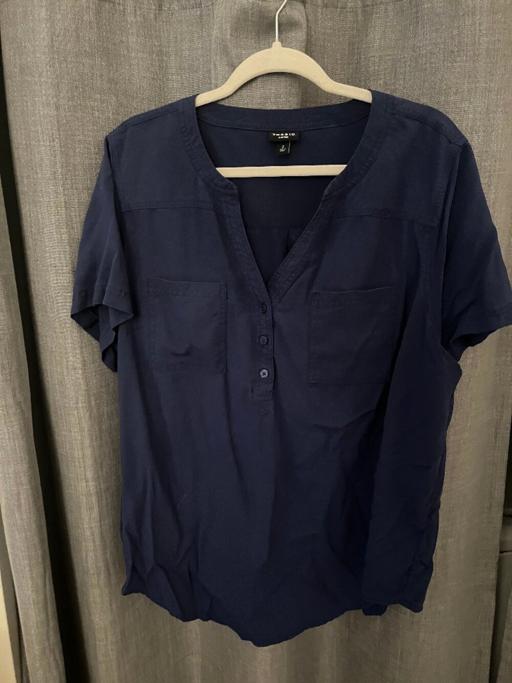 Torrid Harper Size 2 Navy Blue Short Sleeve Henley Blouse Button Placket Pockets